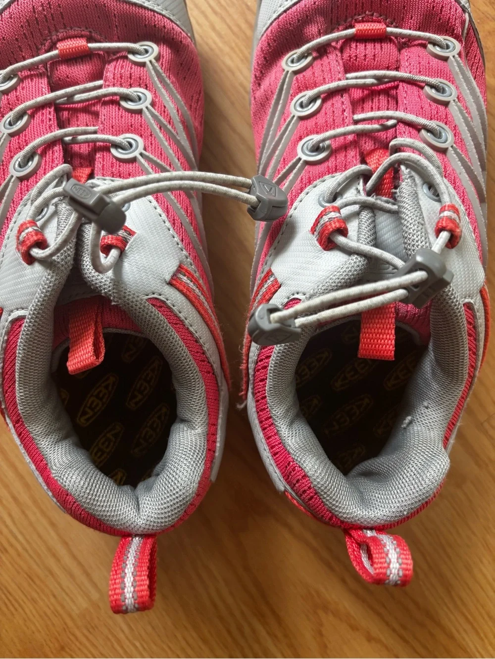 Keen girl’s sneakers pink grey outdoor washable back to school bungee laces sz 3